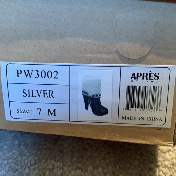 Sexy Apres by Alamo size 7 gray booties with fleece. Worn once. - Picture 6 of 6